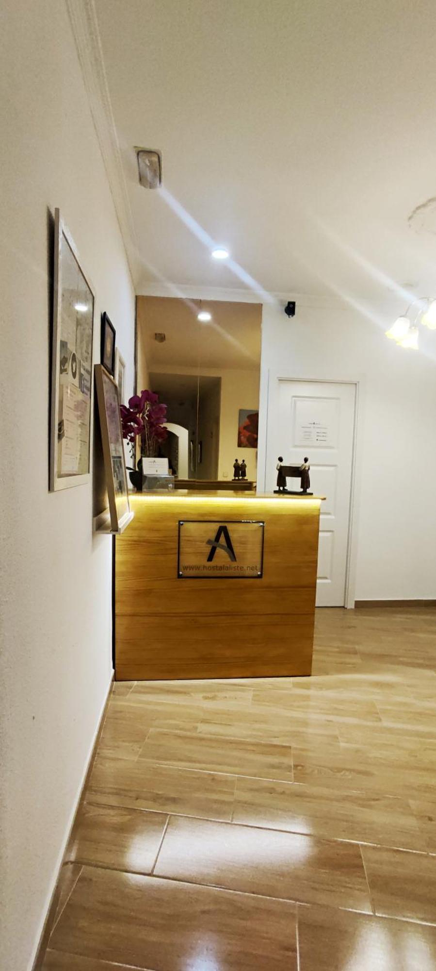 Hostal Aliste Madrid Exteriör bild