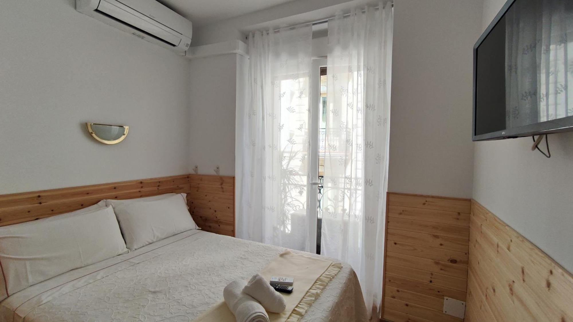Hostal Aliste Madrid Exteriör bild